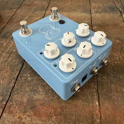 JHS Artificial Blonde Madison Cunningham Signature Vibrato 2022 - Present - Blue image 3