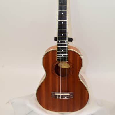 Lohanu LU-T Tenor Ukulele w/ Bag image 2