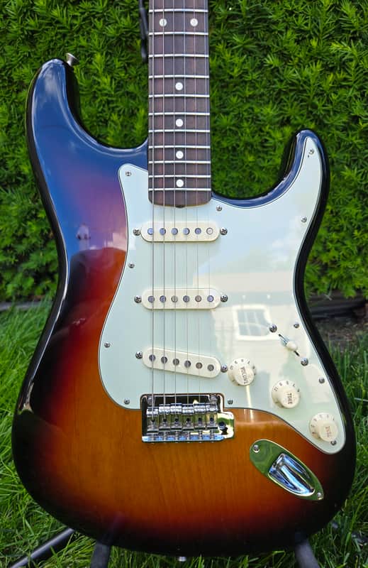 Fender Classic Player 60s Stratocaster 2012 - Sunburst image 1