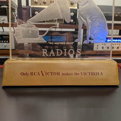 RCA VICTOR 1940’s Lucite Lighted Sign image 8