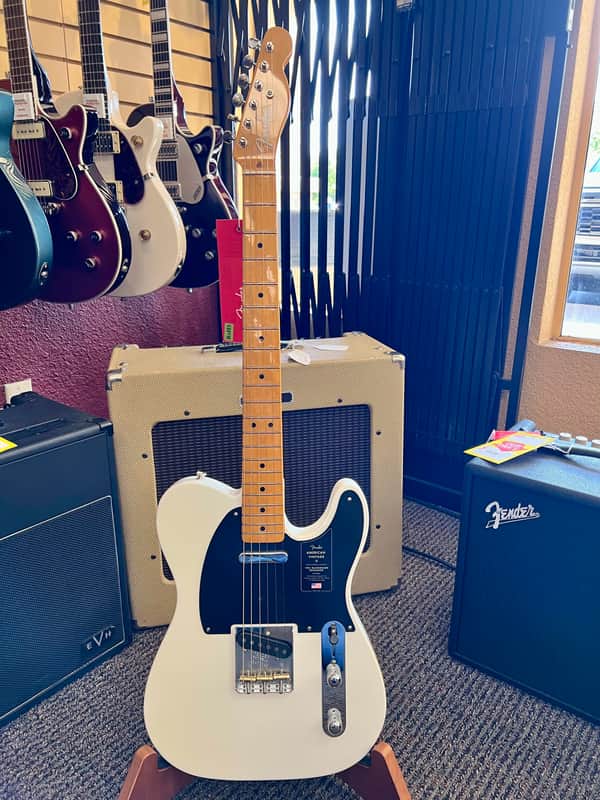 Fender LIMITED EDITION AMERICAN VINTAGE II 1951 TELECASTER®, PROTOTYPE WHITE 2025 - Prototype White image 1