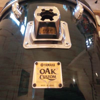 Yamaha Oak custom made in Japan 18 x 22 inch bass drum uzukiri emerald lacquer outstanding! image 9