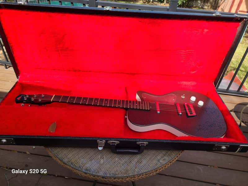 Jerry Jones guitar signed by Los Lobos C Rosas, D Hidalgo 2 pickup 1990s - Gator Crackle image 1