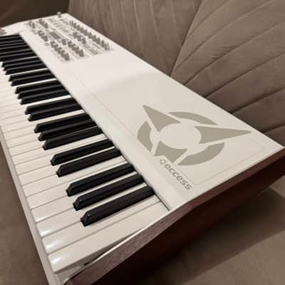 Access Virus TI2 61-Key Digital Synthesizer 2009 - 2023 - White image 4