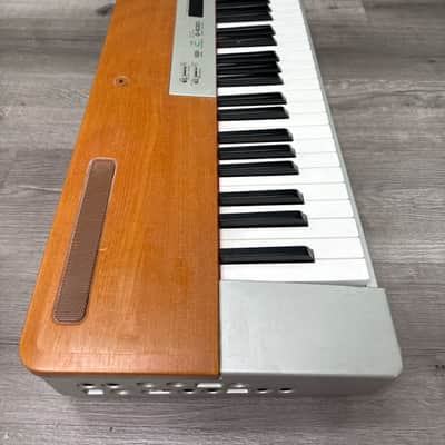 Yamaha P-120 88-Key Stage Piano - Built-in Speakers - Cherry/Silver image 3