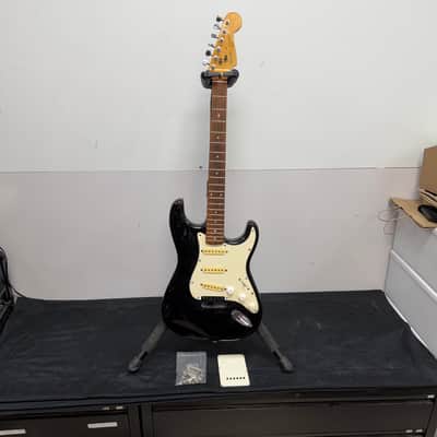 Vintage Squier Strat Stratocaster Electric Guitar Made in Korea For Parts or Repair 1987 image 1