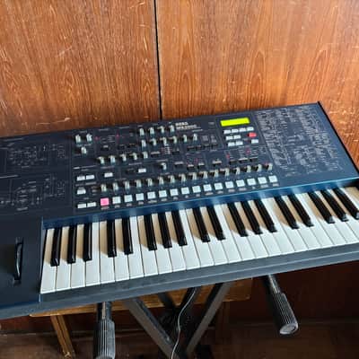 KORG MS2000 Virtual Analog Modeling Synthesizer w/ power supply