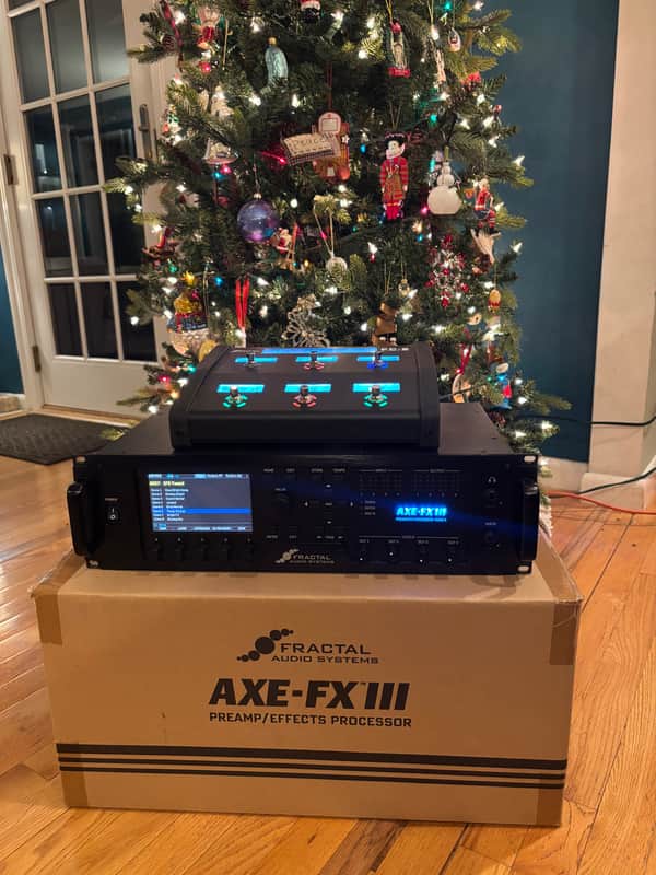Fractal Audio Axe-FX III Mark II with Controller | Reverb