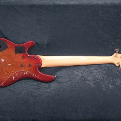 Yamaha TRB-6 6-strings Bass Cherry Burst image 6