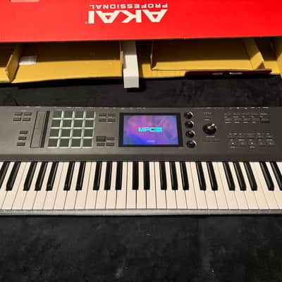 Akai MPC Key 61 Standalone Workstation Synthesizer 2022 - Present - Black image 9