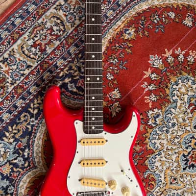 Squier E - seria 1984 - fiesta red image 1