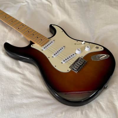Carvin Bolt SSS Hard Tail - Custom Shop Strat Killer - Made in USA - Vintage Sunburst - 16" Fretboard - Free Pro Setup image 4