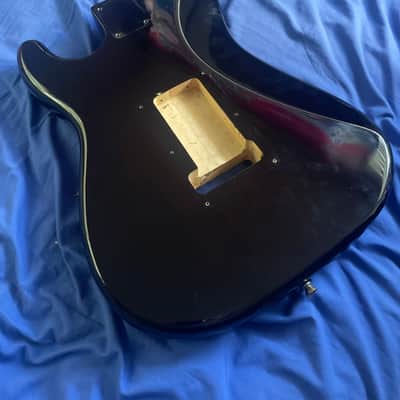 Stratocaster Body Vintage Sunburst + Loaded Pickguard image 4