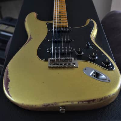 American Fender Stratocaster Relic Custom Gold Sparkle HSS Texas Specials image 19