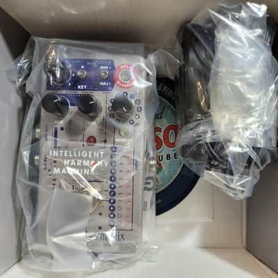 Electro-Harmonix Intelligent Harmony Machine Harmony and Pitch Shifter Pedal