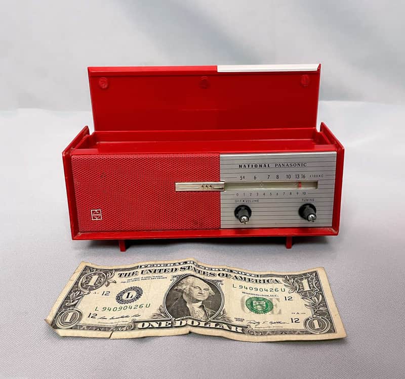 National Panasonic 6 Transistor Tabletop Radio Model R-8 Works