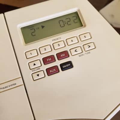 Acoustic Wave Music System II NO REMOTE CD-3000 1998 - White and Silver image 8