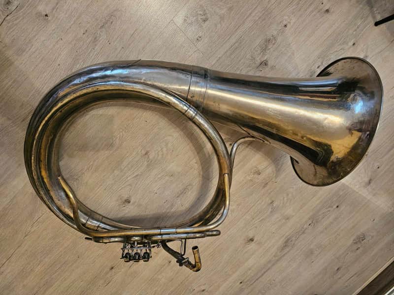 Helicon Eb Tuba Soviet 3 Valves Brass Pipe Wind Instrument Horn USSR Vintage and Rare image 1