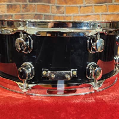 Clevelander II 5.5x14" Student Snare Drum Black w/ Carrying Bag, Stand & Practice Pad image 9