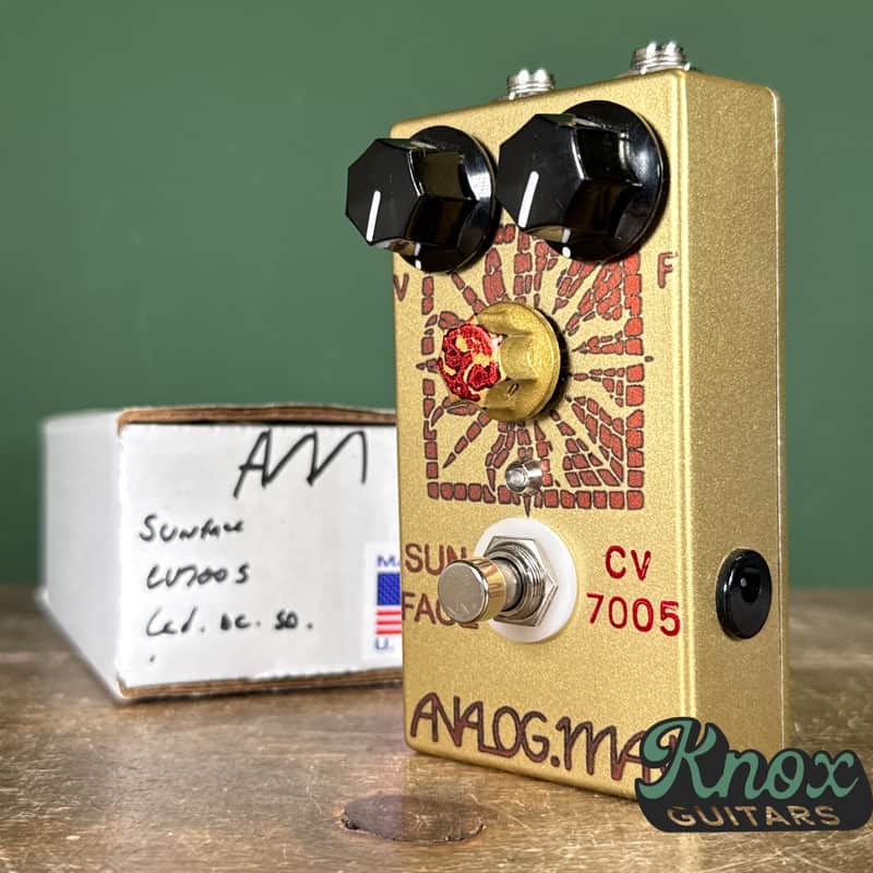 Analogman Sun Face CV7005 Germanium Fuzz with Sun Dial Knob - Gold image 1
