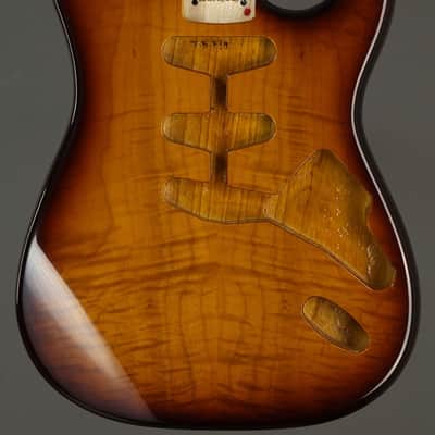 Immagine Fender Stratocaster 1986-87 MIJ with Tobacco Burst Warmoth Body and upgrades - 10