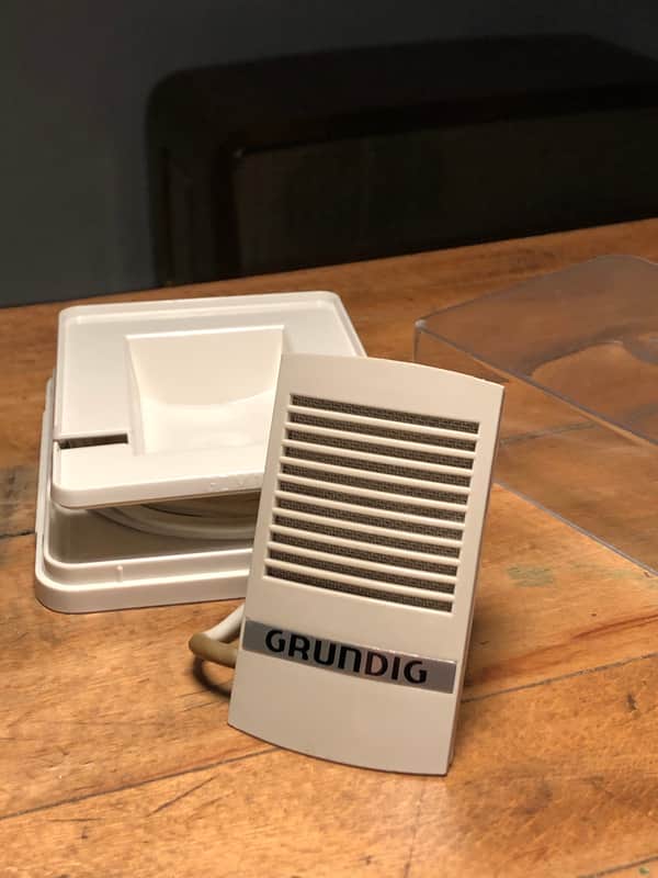 Grundig GDM 16 vintage dynamic microphone image 1