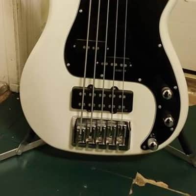 Schecter Diamond-P Custom-5 Bass White Excellent Condition w/case image 2