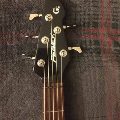 Peavey GV 5 string bass - graphite neck image 2