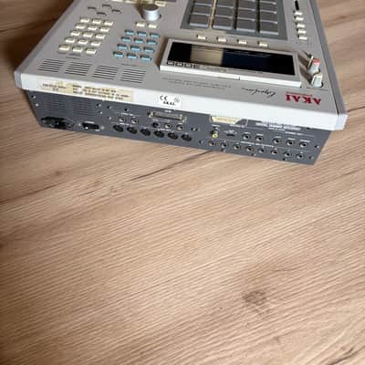 Akai MPC3000 with the original manual + multicore + new floppies + coaxial cable image 4