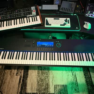 Native Instruments Komplete Kontrol S88 MK3 2023 - Present - Black image 1