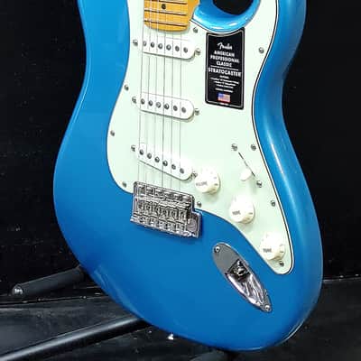 Fender American Professional Classic Stratocaster - Faded Lake Placid Blue w/FREE Pro Set Up image 2