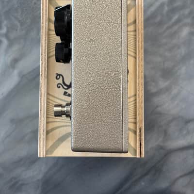 EarthQuaker Devices Hoof Hybrid Fuzz 20th Anniversary Edition 2024 - Platinum Vein / Black image 4