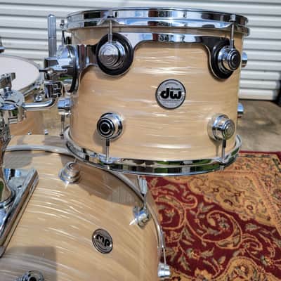 DW Collector's Series VLT 4 Piece Drum Shell Pack W/ Bags 13/16/18/24 - Creme Oyster (C013-8) image 2