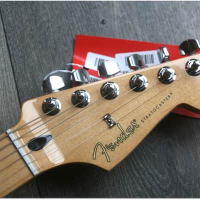 FENDER "Limited Edition Player Stratocaster, Maple Fingerboard, Pacific Peach" 3, 68 KG image 2