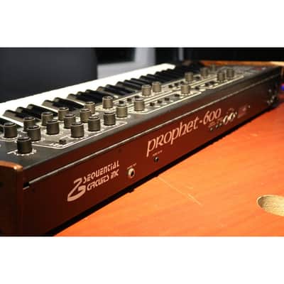 Sequential Prophet 600 Vintage Synth 1982 approx. image 11