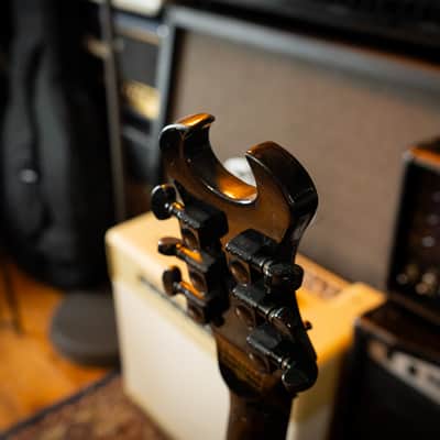 Schecter Synyster Gates Signature Synyster Custom with Seymour Duncan Pickups 2007 - 2015 - Black with Silver Pinstripes image 10