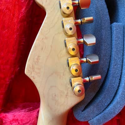 Fender 1993 Fender Custom Shop Hank Marvin Signature Stratocaster – Limited Edition (s/n 80 of 200) 1993 - Fiesta Red image 4
