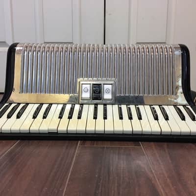 Vintage Hohner Contessa II M Accordion image 2