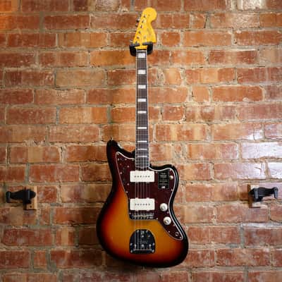 Fender American Vintage II 1966 Jazzmaster - 3-Colour Sunburst image 2