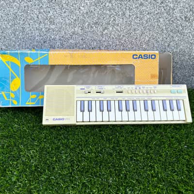 Casio PT-1 29-Key Mini Synthesizer 1982 - 1988 - Pastels-Cream