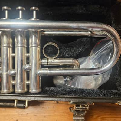 Yamaha Xeno 8335RGS Silver Trumpet W/ Reversed Leadpipe, Gold Brass Bell! image 4
