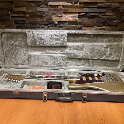Fender Jazzmaster (MIM) – Serial Number: MX23014556 2023 - Solid alder with metallic gold finish image 10