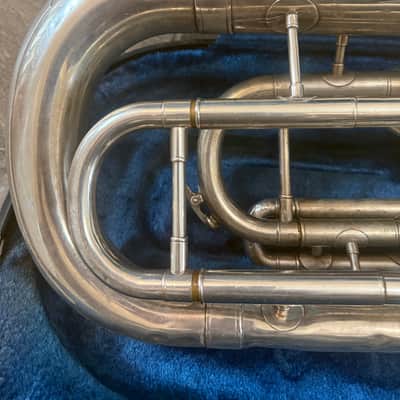 Yamaha YEP-321S Euphonium. 4 Valves. with case and mouthpiece image 7