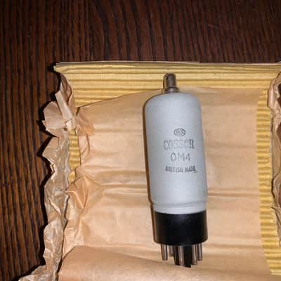 Cossor OM4 1940’s - 1950’s - Silver NOS New Valve Tubes Great Britain image 2