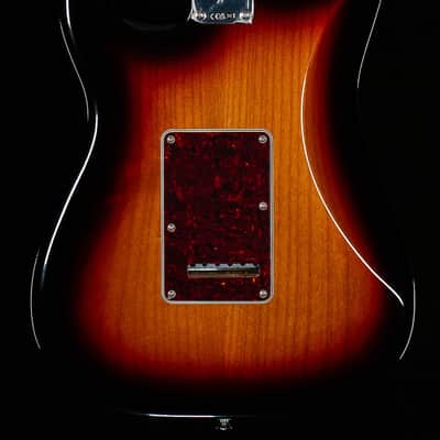 Fender Player II Modified Stratocaster Maple Fingerboard 3 Tone Sunburst (372) image 4