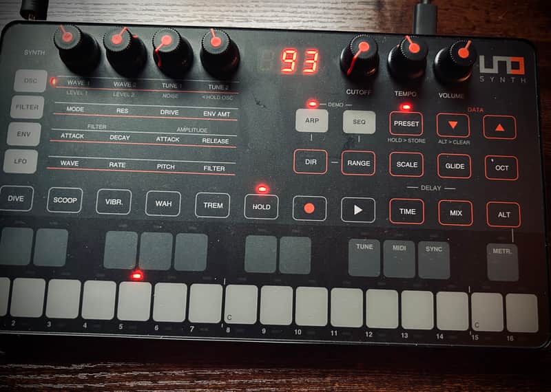 IK Multimedia UNO Analog Synth 2018 - Present - Black image 1