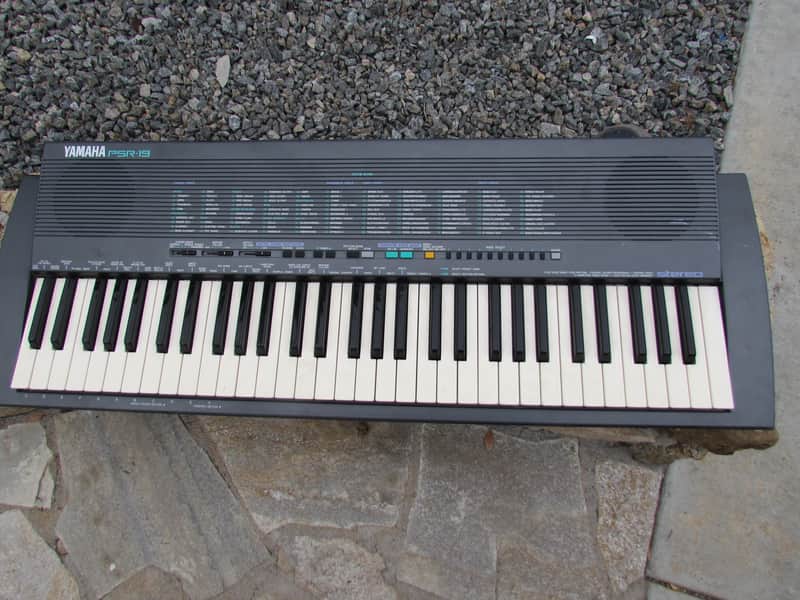 Yamaha PSR-19  1990's Black image 1
