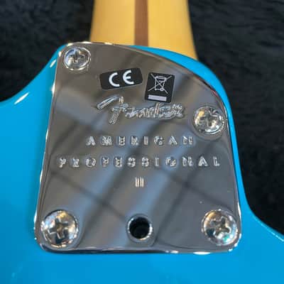 Fender American Professional II Stratocaster Left-Handed RW Miami Blue 7lbs, 11oz US210038392 image 8