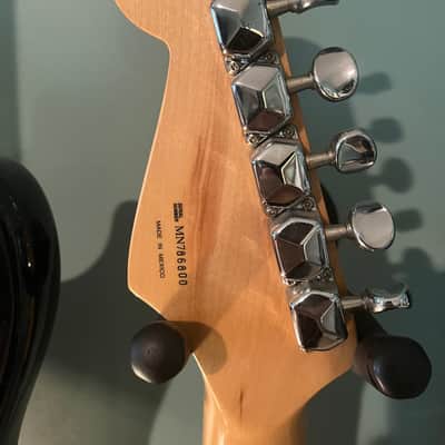 1997 Squier Standard Stratocaster MIM with Rosewood Fretboard - Lake Placid Blue image 8