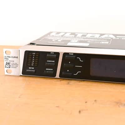 Behringer Ultracurve Pro DEQ2496 Equalizer and Mastering Processor CG01Y4E image 4